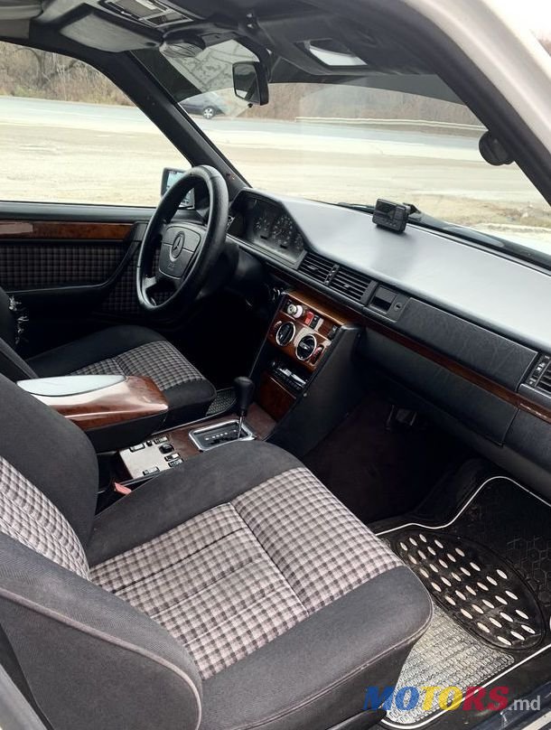 1994' Mercedes-Benz W124 photo #4