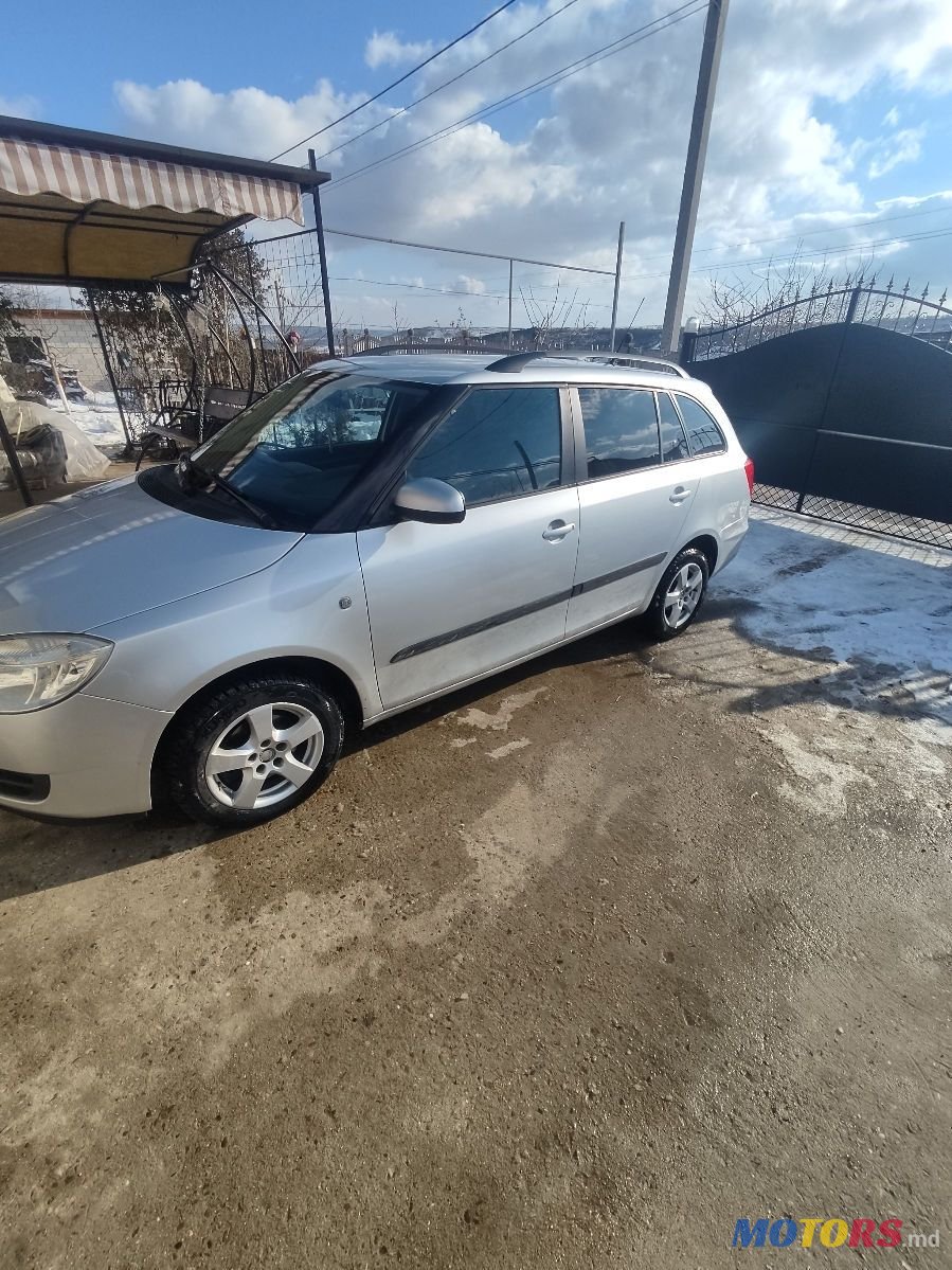 2009' Skoda Fabia photo #3
