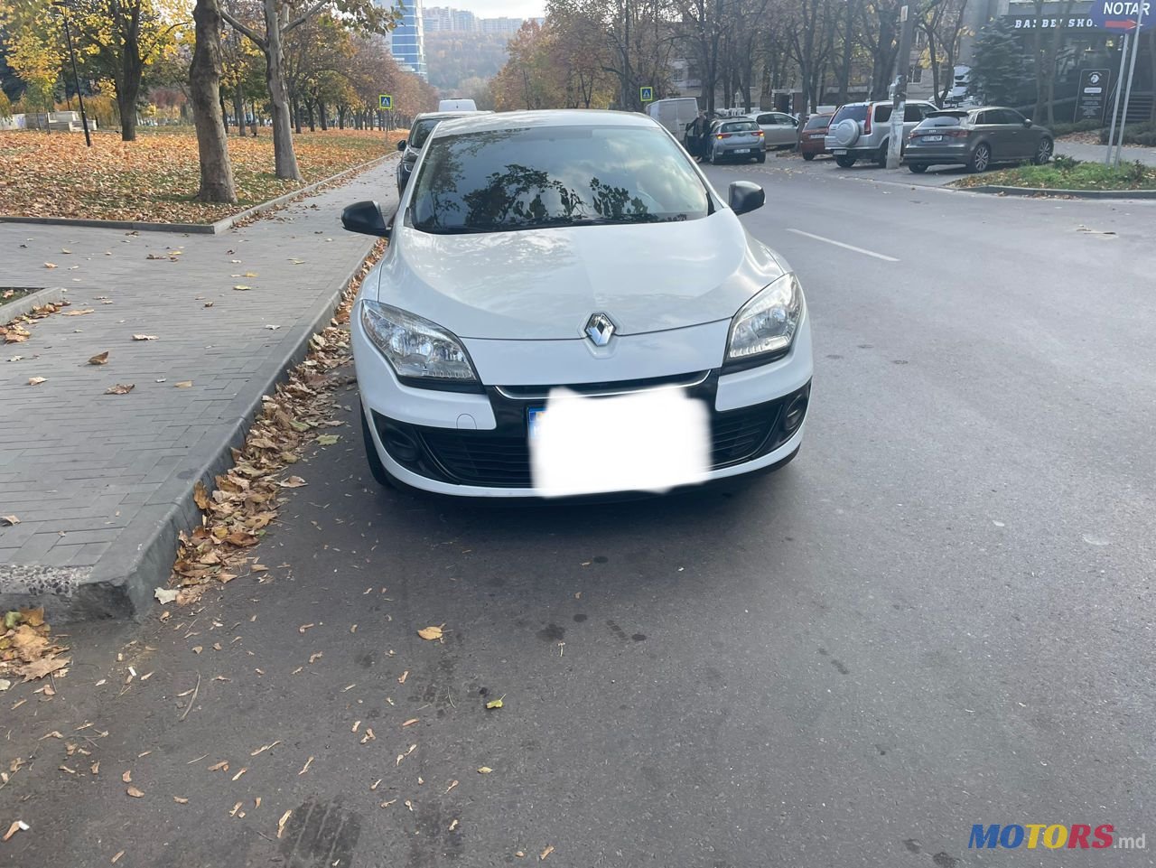 2012' Renault Megane photo #1