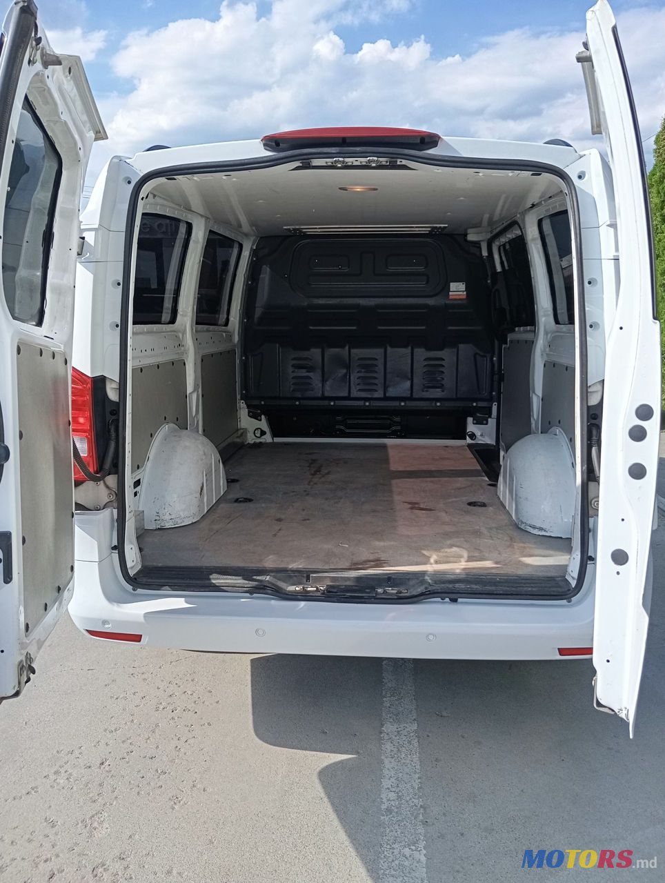 2016' Mercedes-Benz Vito photo #6