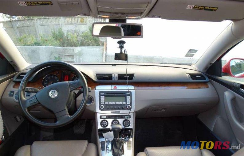 2008' Volkswagen Passat photo #1