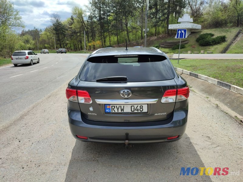 2013' Toyota Avensis photo #5