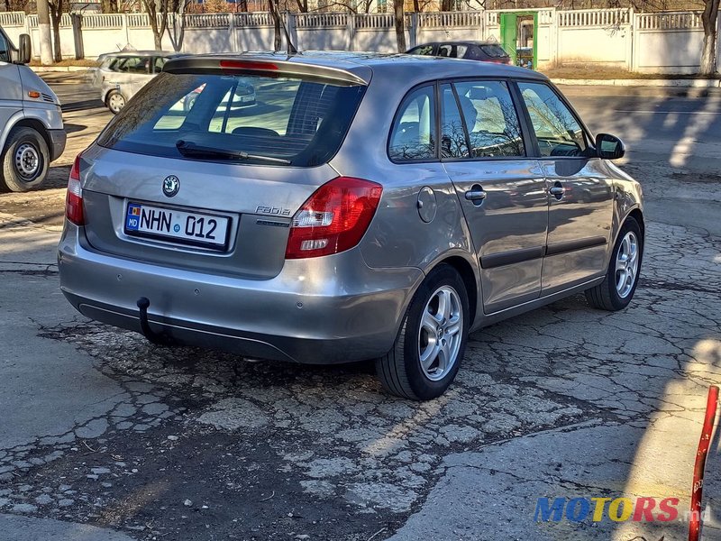 2012' Skoda Fabia photo #3