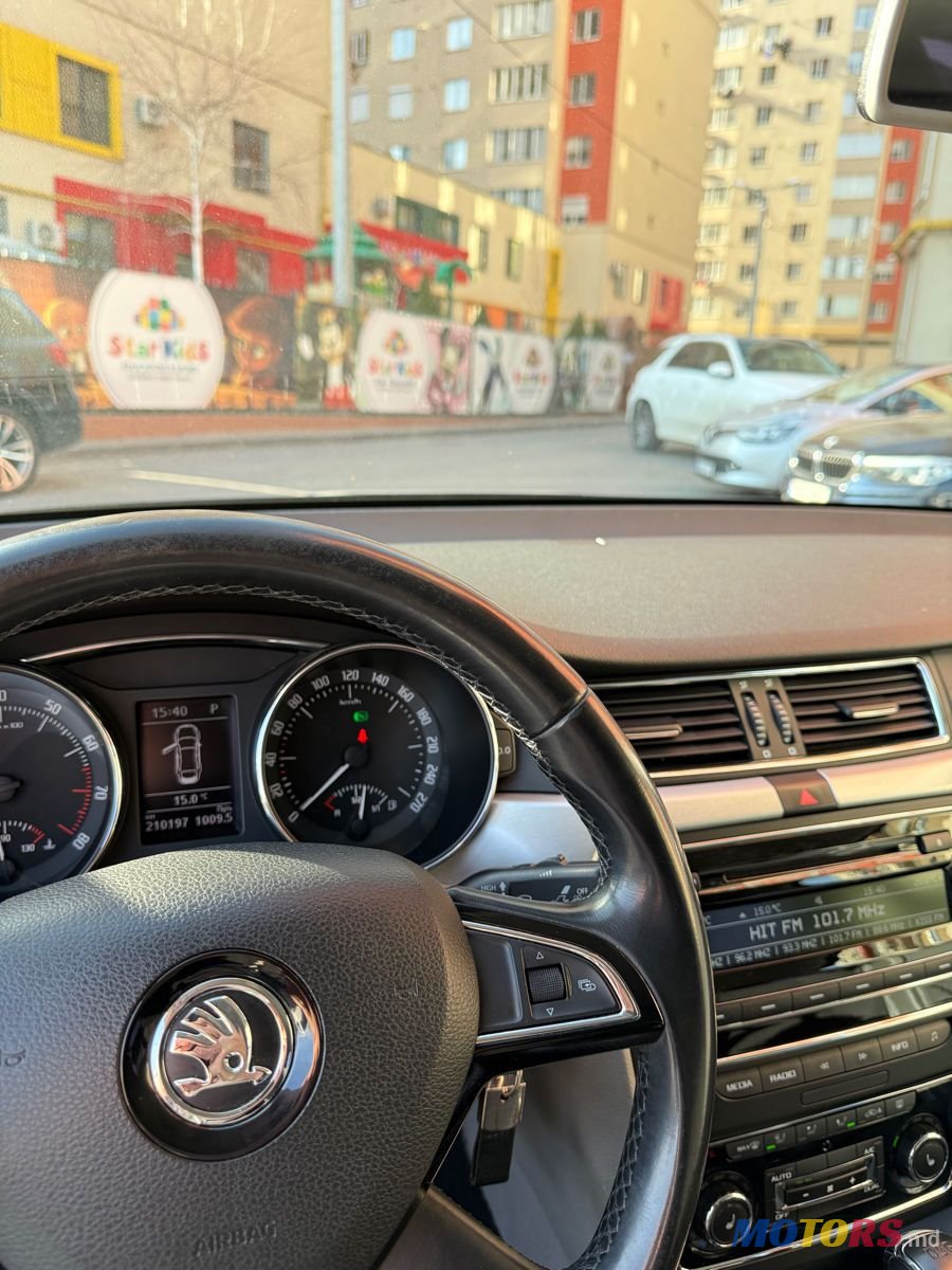 2014' Skoda Superb photo #3