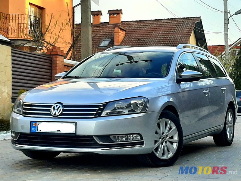 2012' Volkswagen Passat photo #3