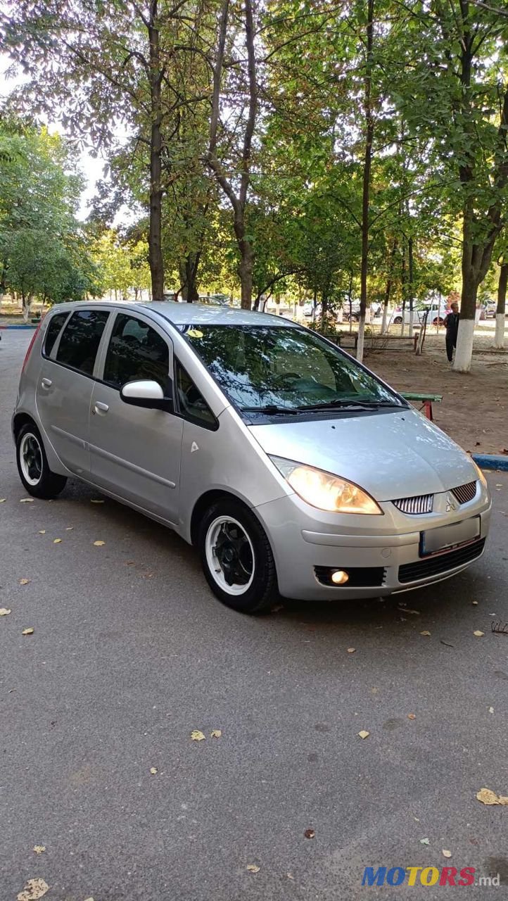 2006' Mitsubishi Colt photo #3