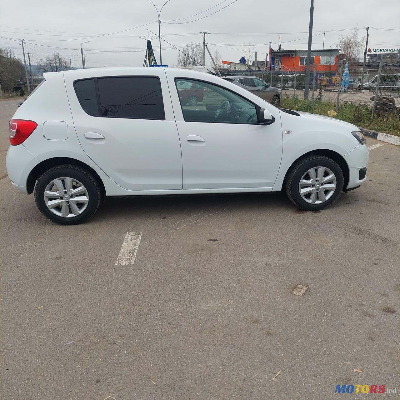 2013' Dacia Sandero photo #4