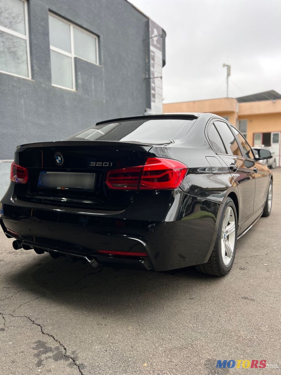 2016' BMW 3 Series photo #4