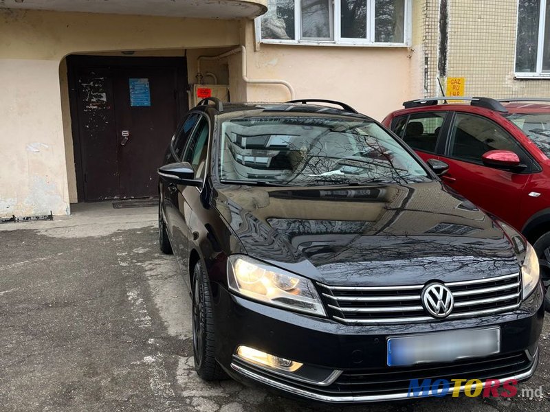2011' Volkswagen Passat photo #1