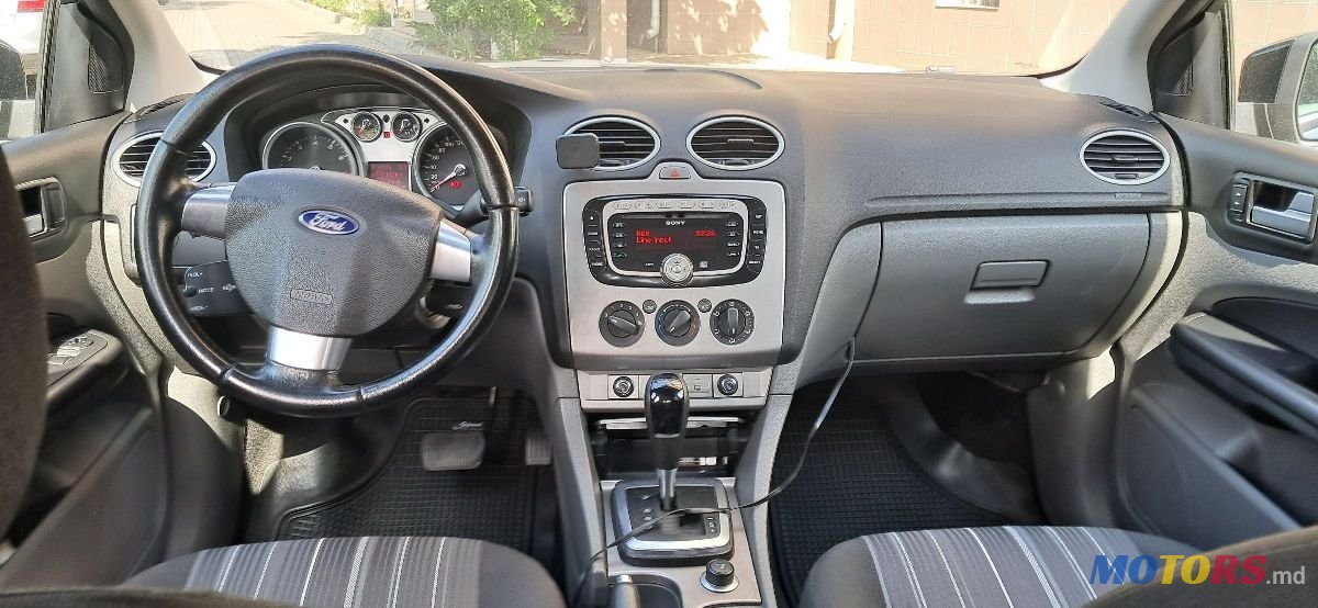 2009' Ford Focus photo #6