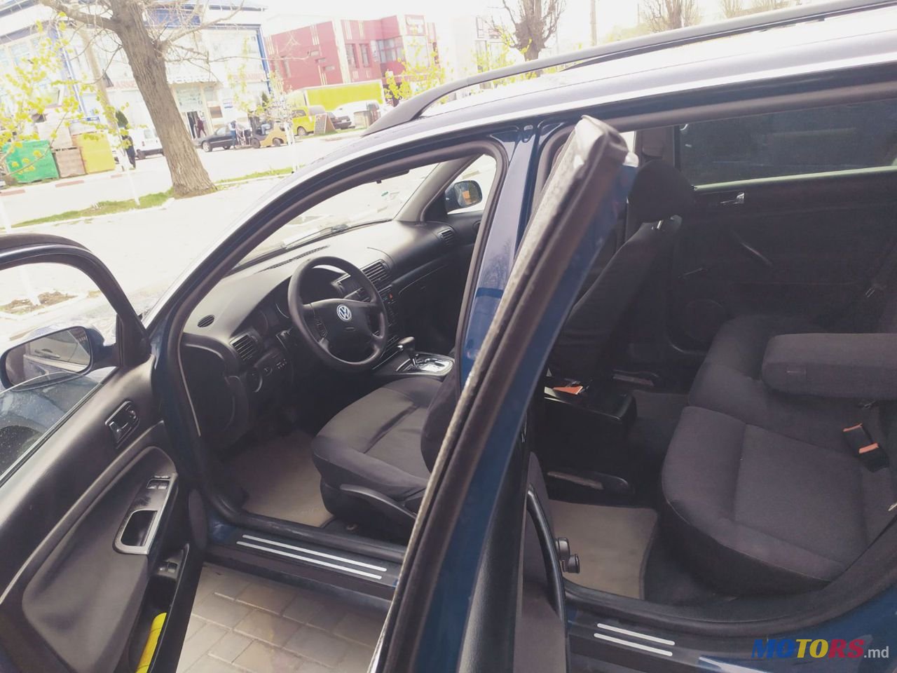 2001' Volkswagen Passat photo #5