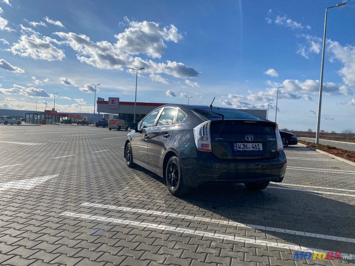 2011' Toyota Prius photo #6