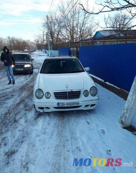 2001' Mercedes-Benz E photo #1