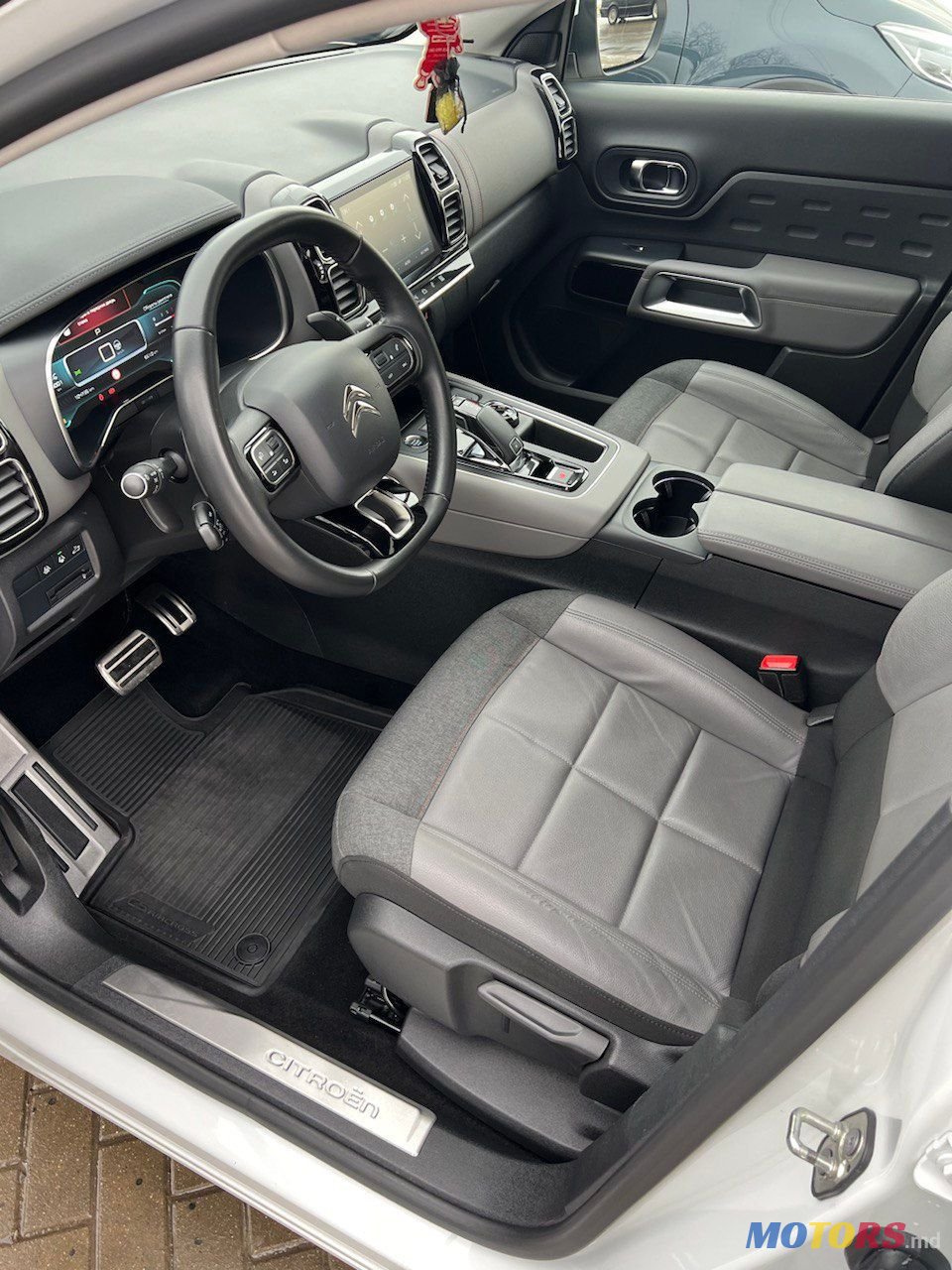 2019' Citroen C5 Aircross photo #6