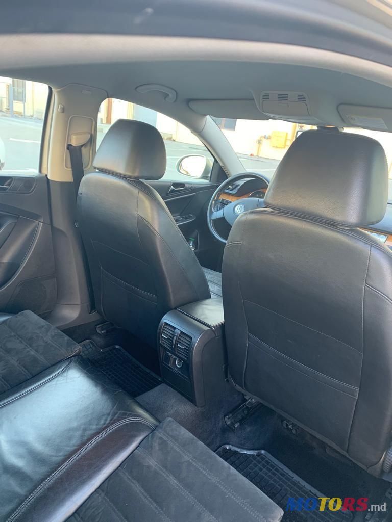 2008' Volkswagen Passat photo #6