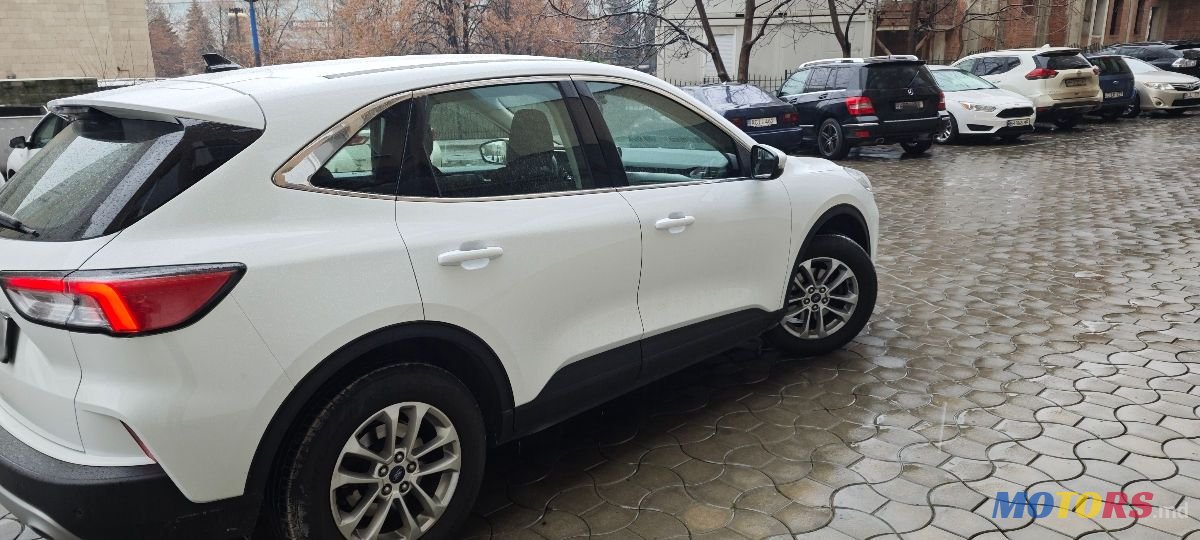 2020' Ford Kuga photo #3