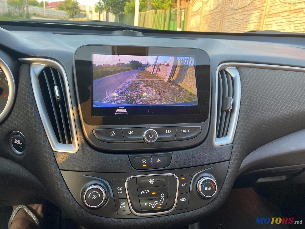 2020' Chevrolet Malibu photo #2