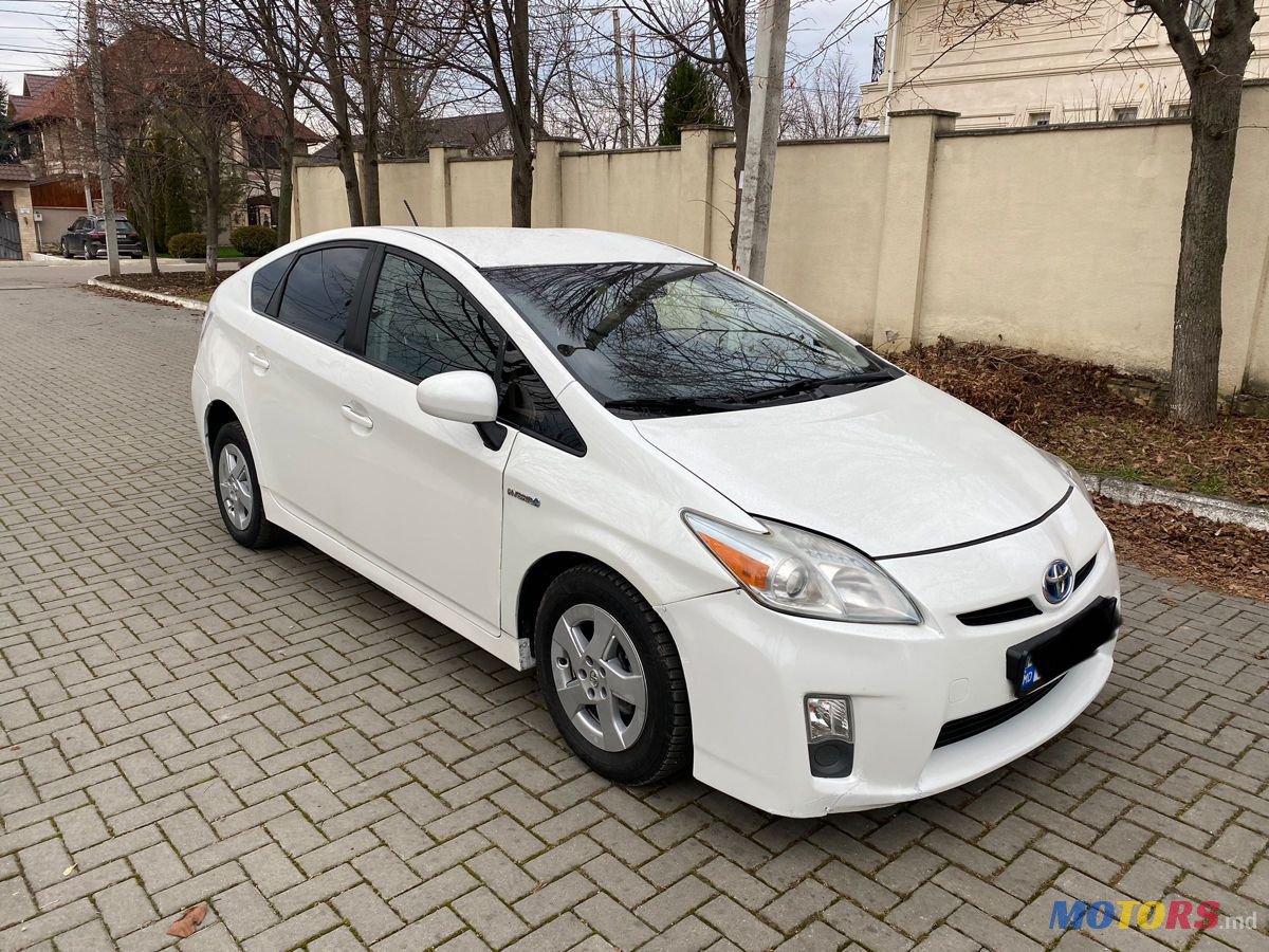 2011' Toyota Prius photo #2