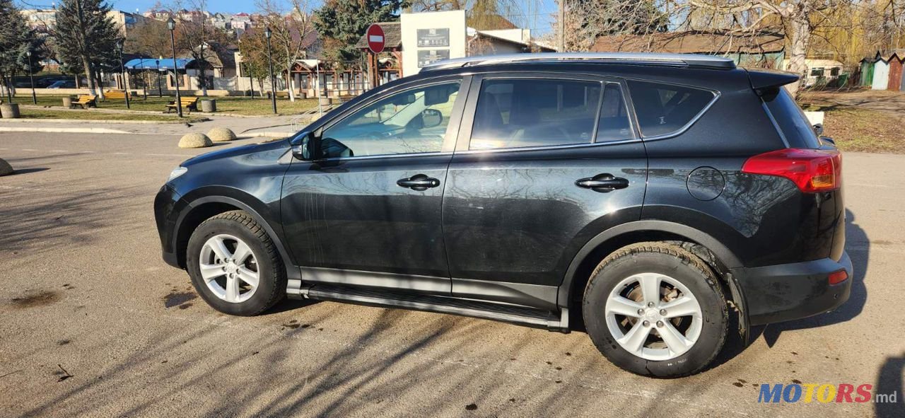 2014' Toyota RAV4 photo #5