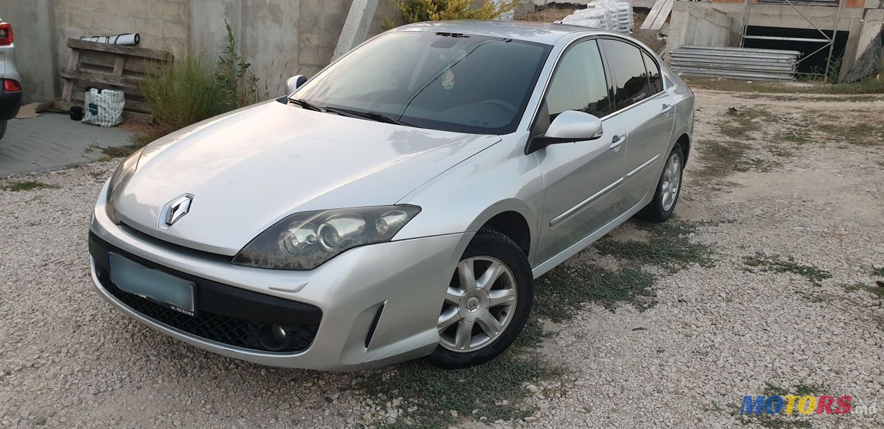 2010' Renault Laguna photo #1