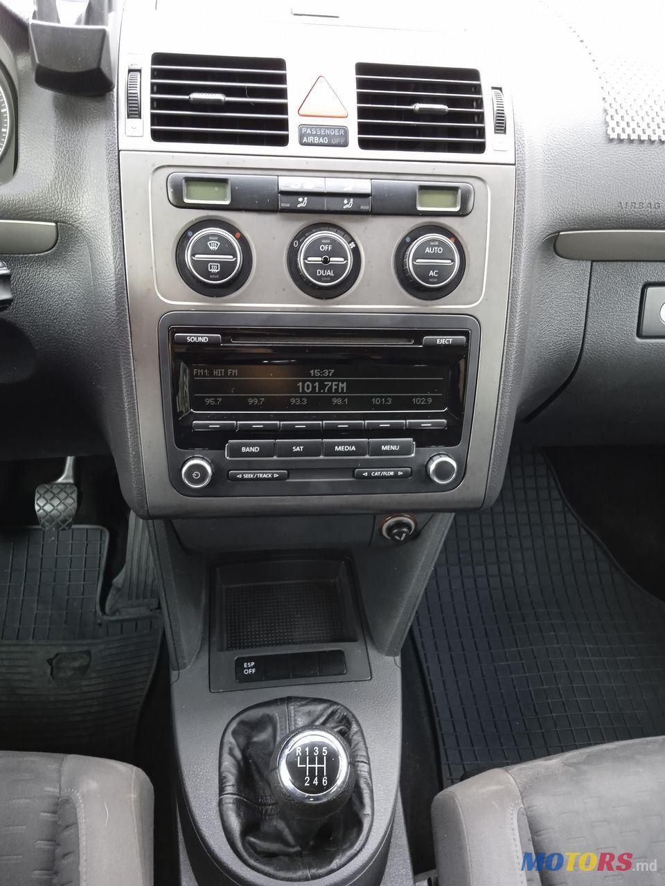 2010' Volkswagen Touran photo #5