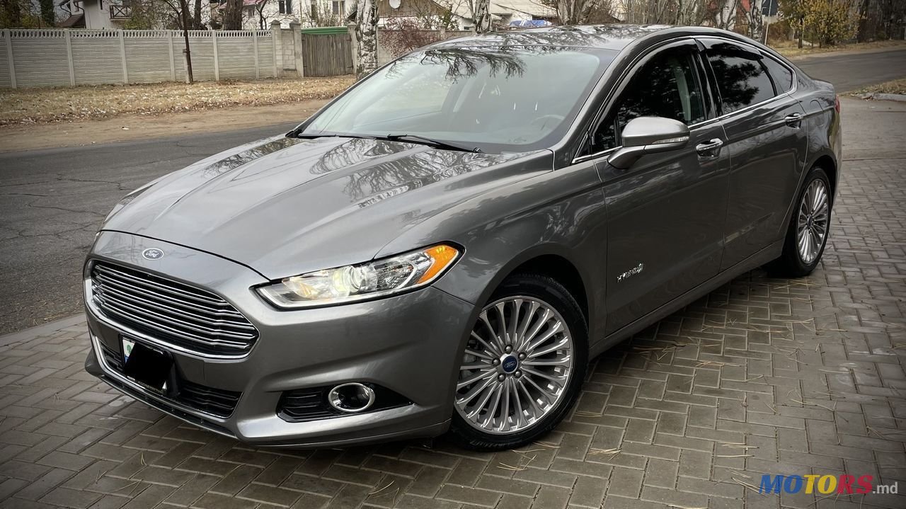 2013' Ford Fusion photo #2