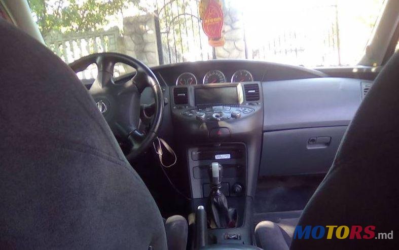 2003' Nissan Primera photo #2
