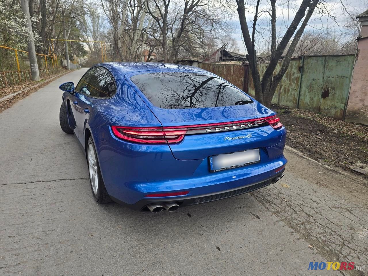 2017' Porsche Panamera photo #1