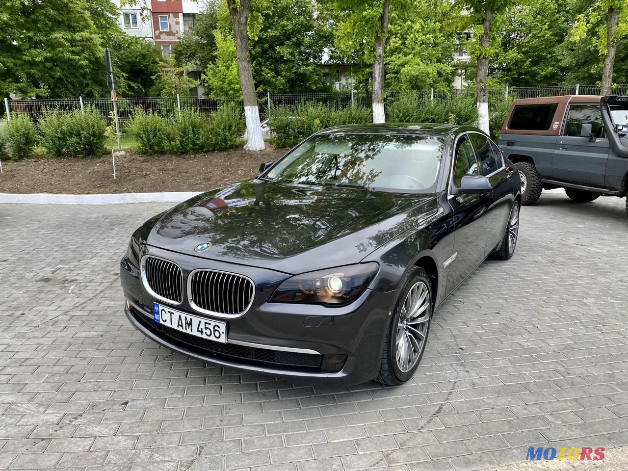 2009' BMW 7 Series photo #1