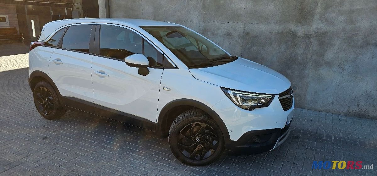 2020' Opel Crossland X photo #2