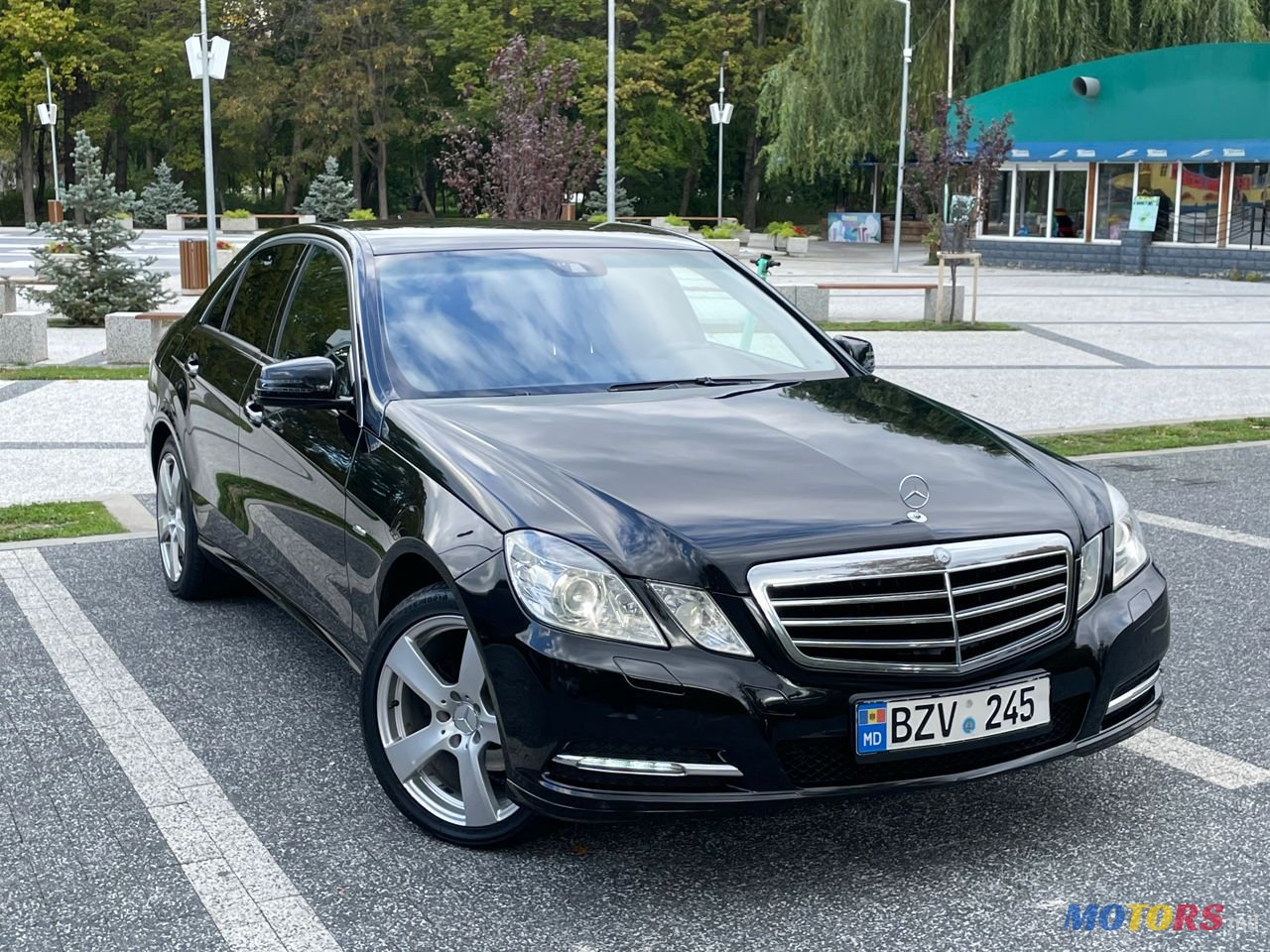 2011' Mercedes-Benz E Класс photo #1