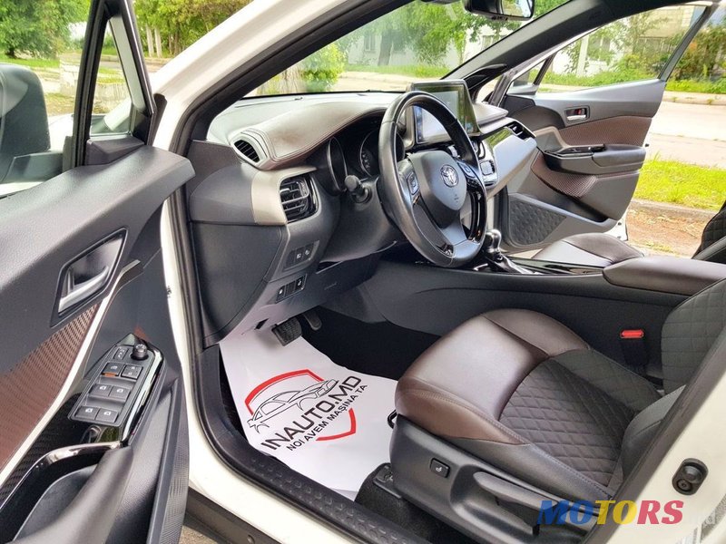 2018' Toyota C-HR photo #6