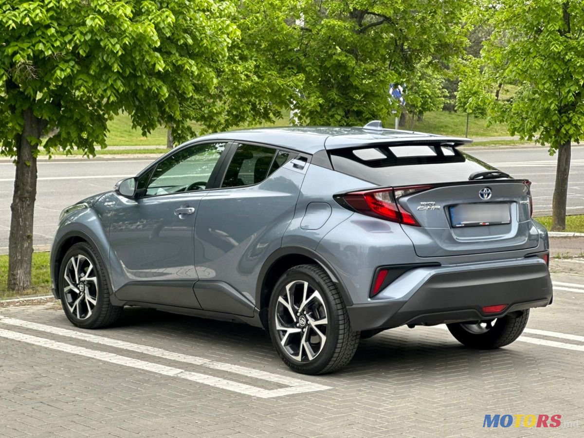 2020' Toyota C-HR photo #2