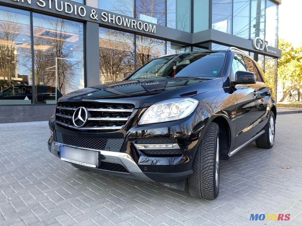 2011' Mercedes-Benz M Класс photo #2