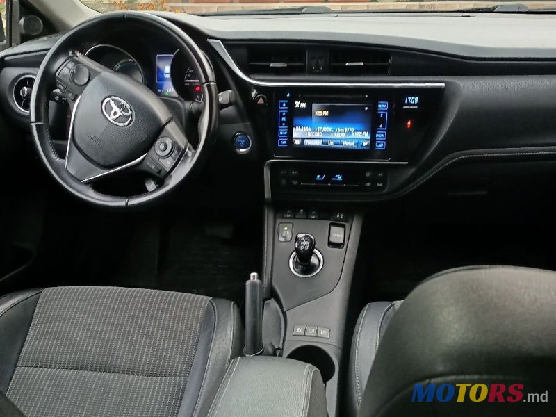 2016' Toyota Auris photo #3