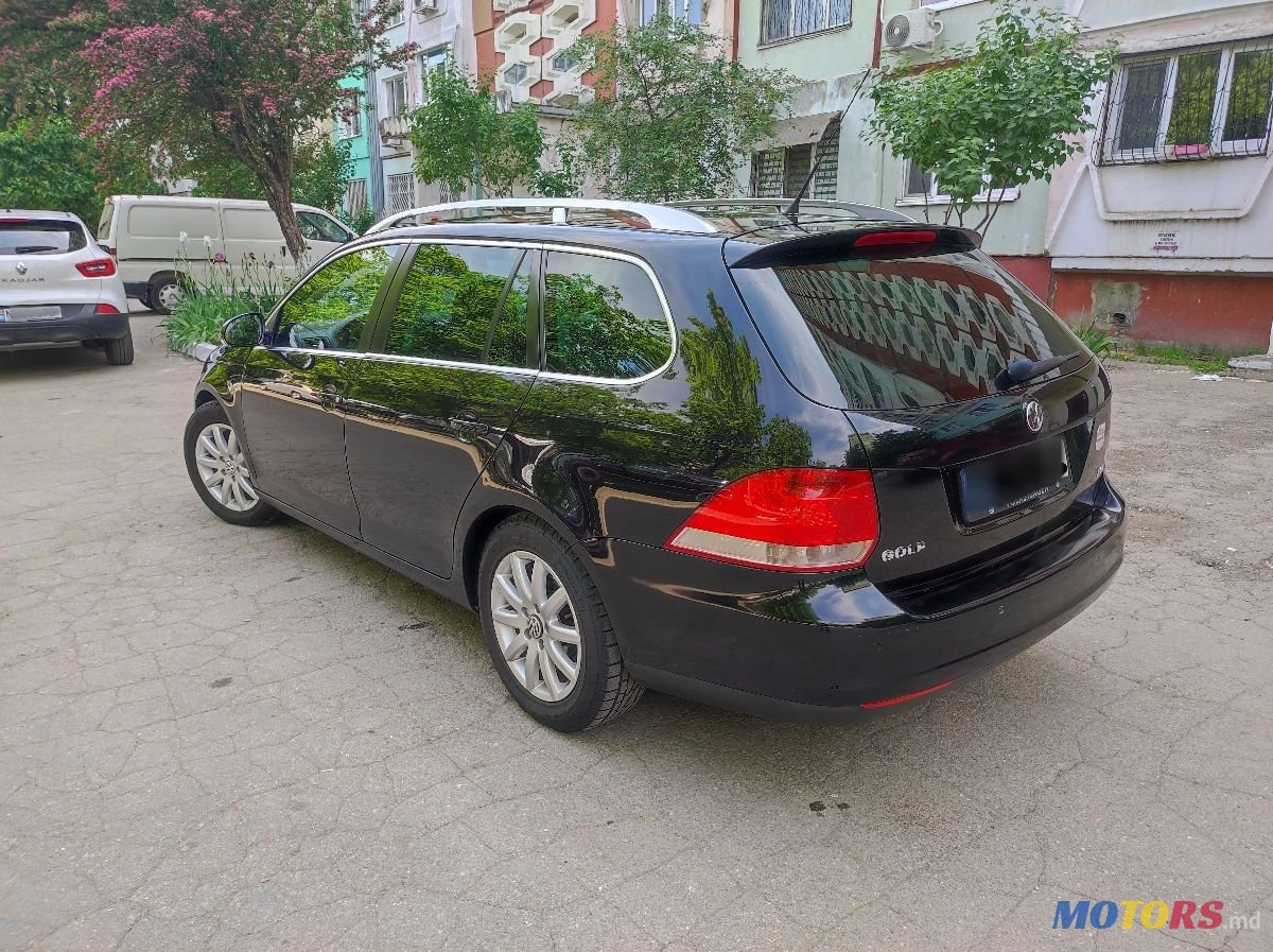 2009' Volkswagen Golf photo #4