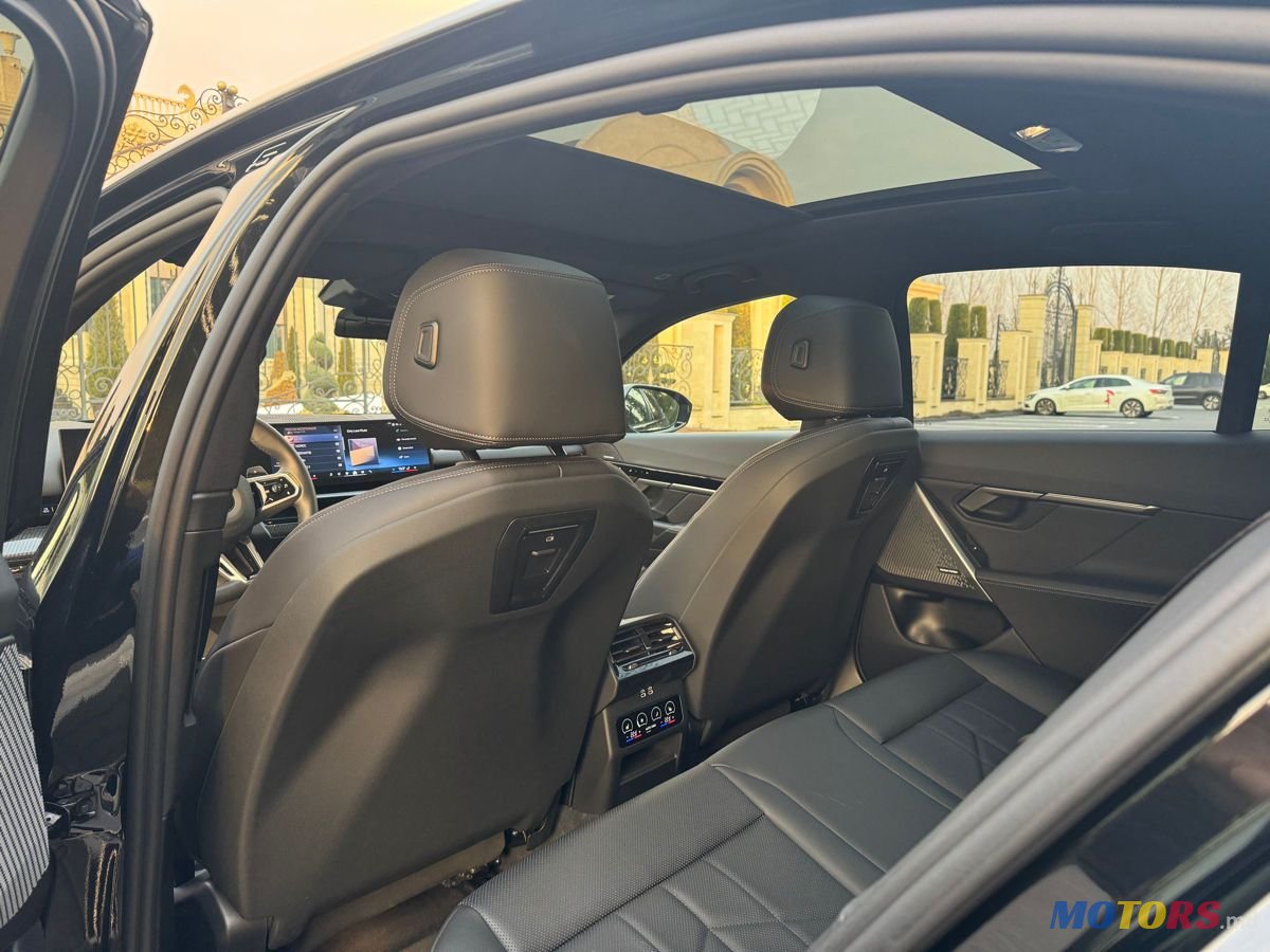 2024' BMW 5 Series photo #3