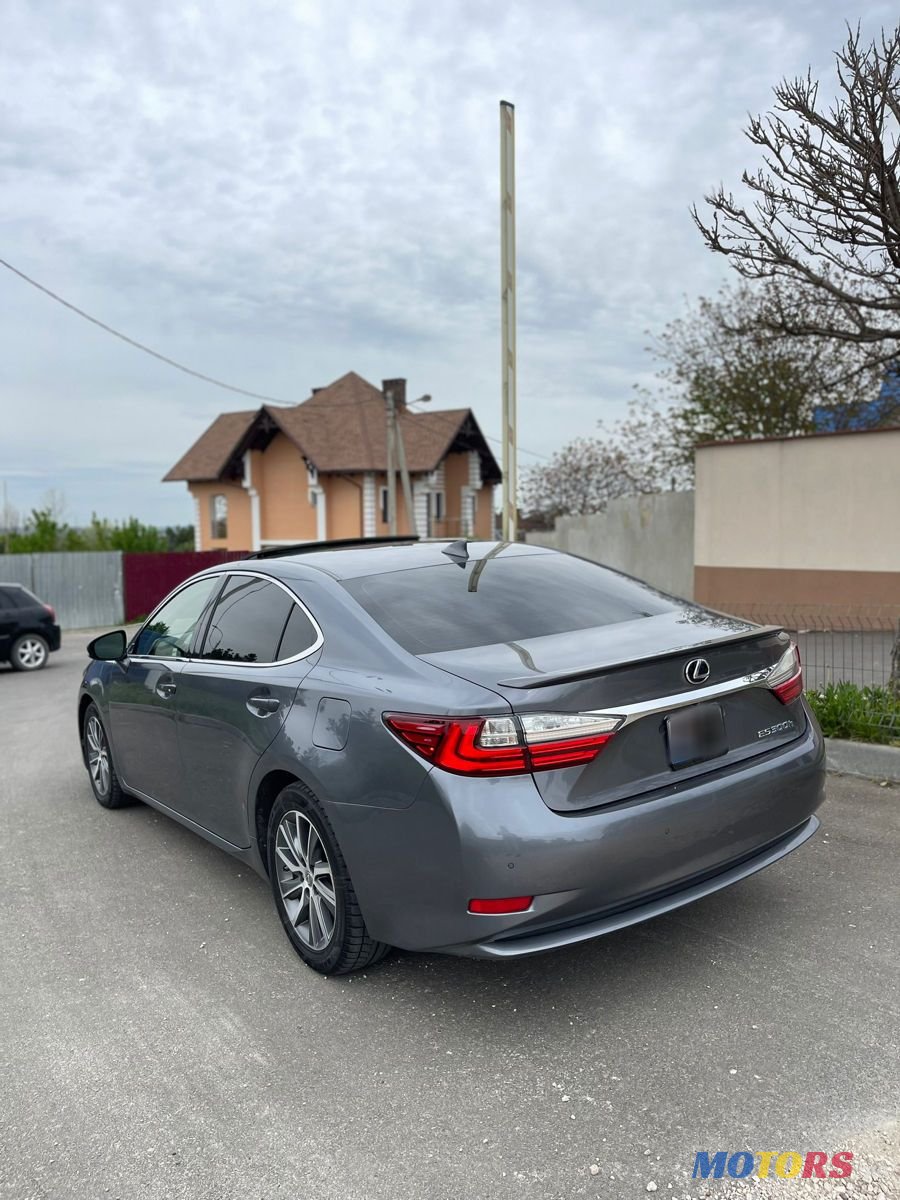 2016' Lexus Es Series photo #6