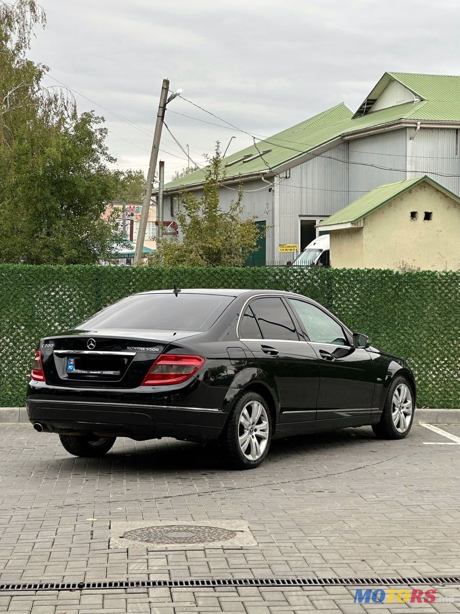2011' Mercedes-Benz C-Class photo #3