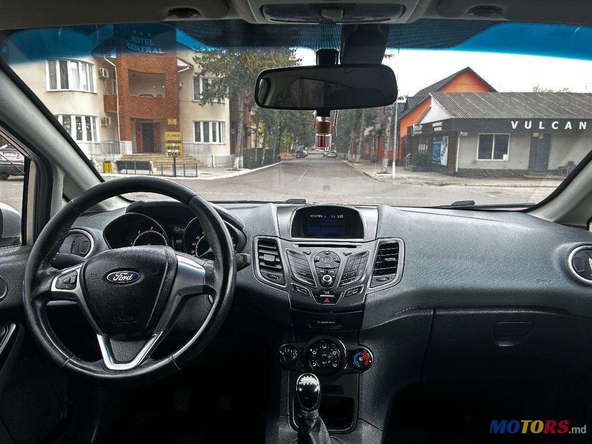 2015' Ford Fiesta photo #3