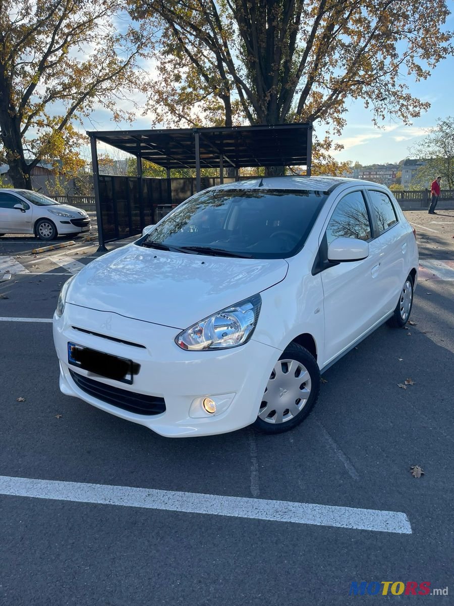 2015' Mitsubishi Space Star photo #2