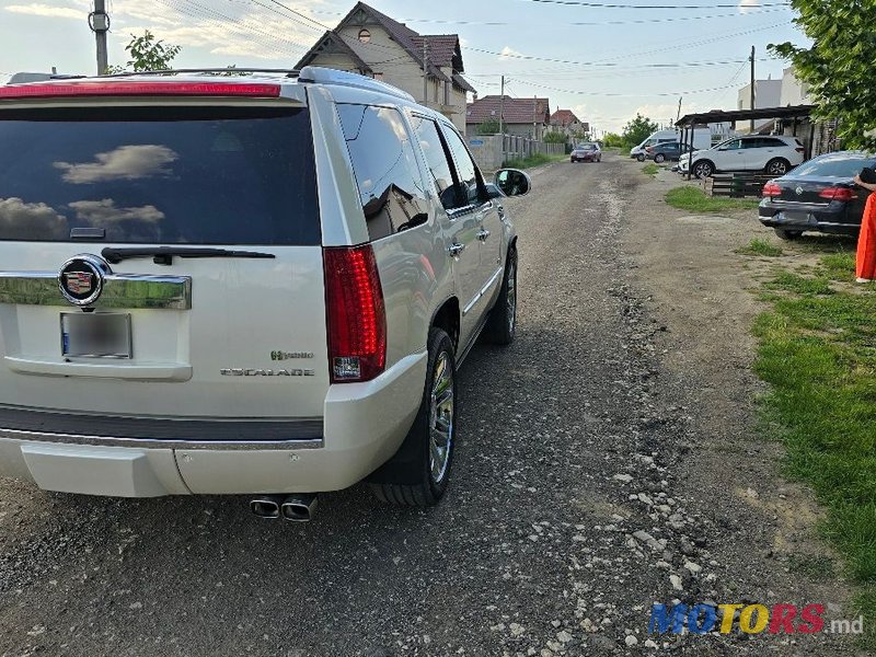 2010' Cadillac Escalade photo #3