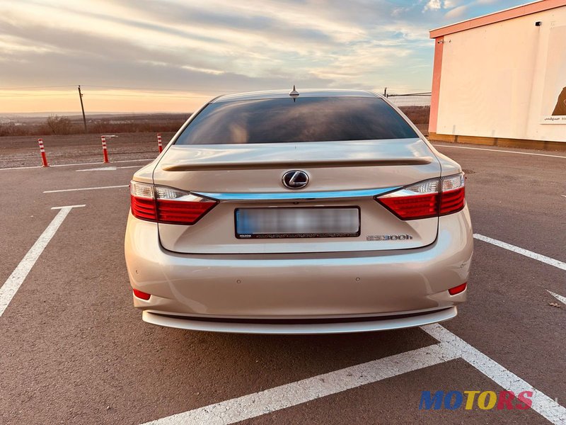 2014' Lexus Es Series photo #2