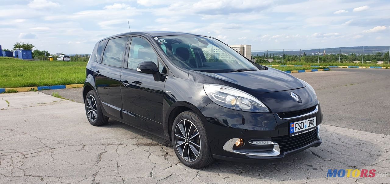 2012' Renault Scenic photo #1