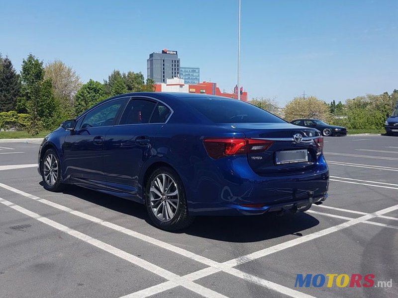 2015' Toyota Avensis photo #2