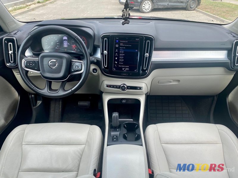 2018' Volvo Xc40 photo #6