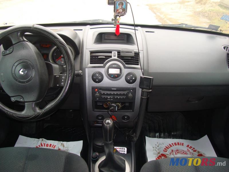 2004' Renault Megane photo #3