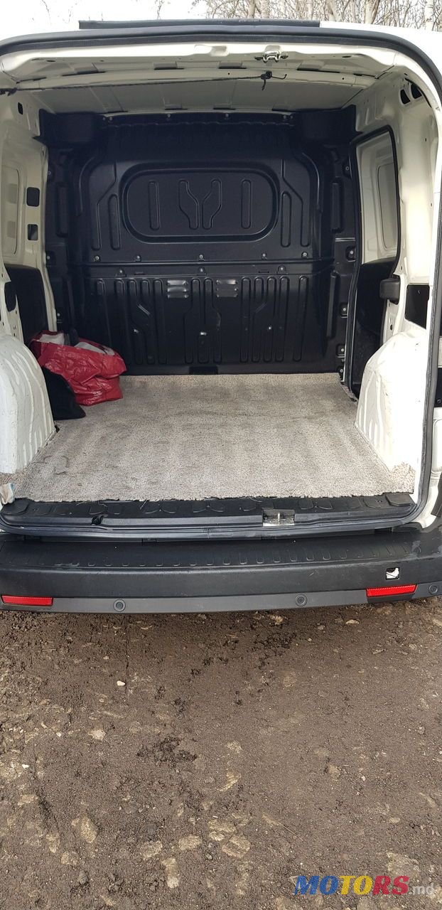 2013' Fiat Doblo photo #4