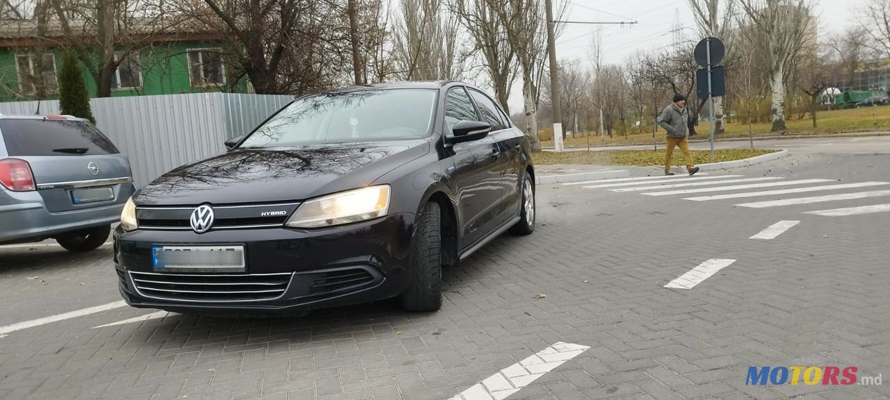 2013' Volkswagen Jetta photo #2