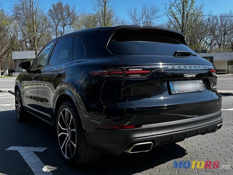 2019' Porsche Cayenne photo #3